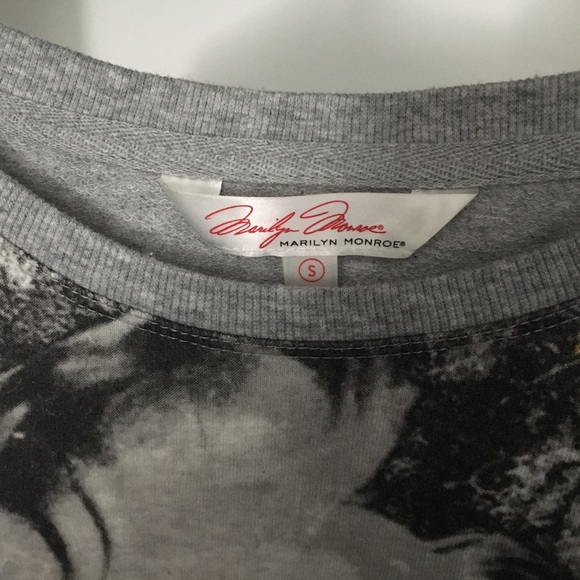Limited Edition Marilyn Monroe Crop Long Sleeve - Picture 5 of 5